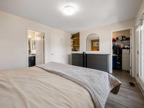 367 Auburn Crest Way Se, Calgary, AB - Indoor Photo Showing Bedroom
