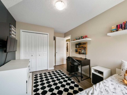 367 Auburn Crest Way Se, Calgary, AB - Indoor Photo Showing Bedroom