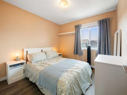 367 Auburn Crest Way Se, Calgary, AB - Indoor Photo Showing Bedroom
