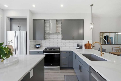 578 Masters Road Se, Calgary, AB - Indoor Photo Showing Kitchen With Upgraded Kitchen