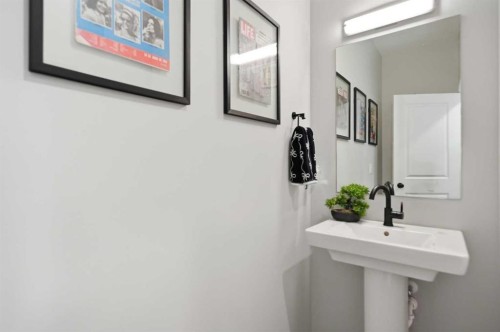 578 Masters Road Se, Calgary, AB - Indoor Photo Showing Other Room