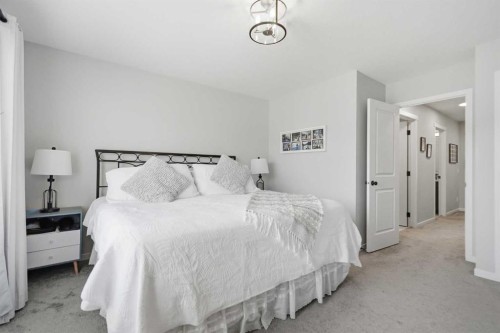 578 Masters Road Se, Calgary, AB - Indoor Photo Showing Bedroom
