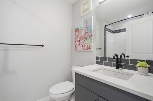 578 Masters Road Se, Calgary, AB - Indoor Photo Showing Bathroom