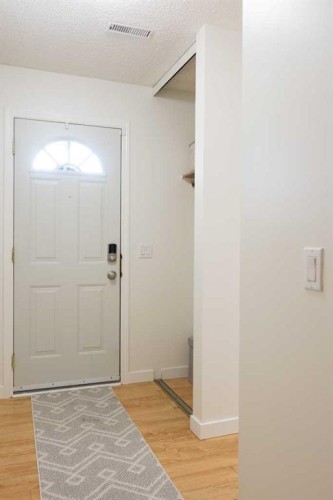 23-420 Grier Avenue Ne, Calgary, AB - Indoor Photo Showing Other Room