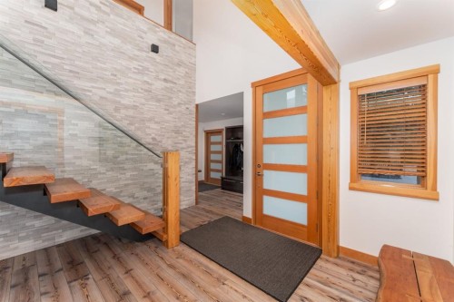 501 5 Street, Canmore, AB - Indoor Photo Showing Other Room