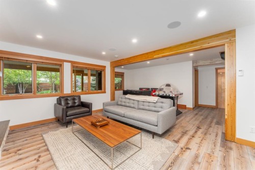 501 5 Street, Canmore, AB - Indoor Photo Showing Living Room