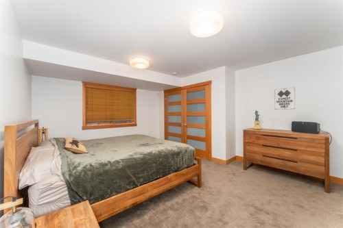 501 5 Street, Canmore, AB - Indoor Photo Showing Bedroom