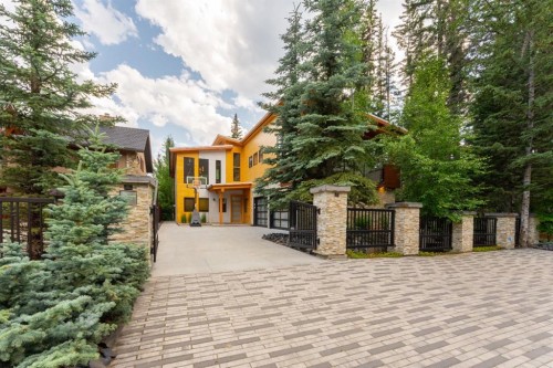501 5 Street, Canmore, AB - Outdoor