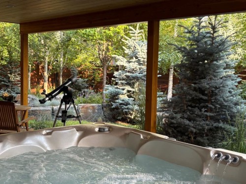 501 5 Street, Canmore, AB - Outdoor