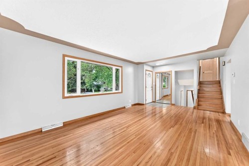 2808 Brecken Road Nw, Calgary, AB - Indoor Photo Showing Other Room