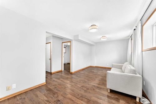 2808 Brecken Road Nw, Calgary, AB - Indoor Photo Showing Other Room