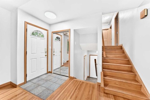 2808 Brecken Road Nw, Calgary, AB - Indoor Photo Showing Other Room