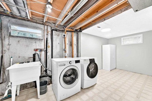 2808 Brecken Road Nw, Calgary, AB - Indoor Photo Showing Laundry Room
