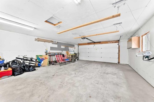 2808 Brecken Road Nw, Calgary, AB - Indoor Photo Showing Garage