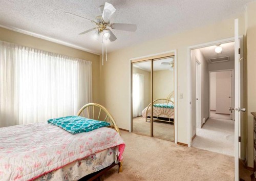 7919 Silver Springs Road Nw, Calgary, AB - Indoor Photo Showing Bedroom