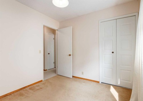 7919 Silver Springs Road Nw, Calgary, AB - Indoor Photo Showing Other Room