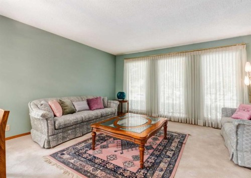 7919 Silver Springs Road Nw, Calgary, AB - Indoor Photo Showing Living Room