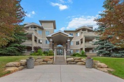 201-20 Country Hills View NW Calgary, AB T3K 5A3