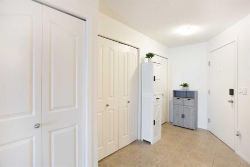 4310-60 Panatella Street Nw, Calgary, AB - Indoor Photo Showing Other Room