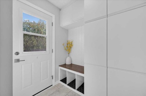 39 Midridge Gardens Se, Calgary, AB - Indoor Photo Showing Other Room