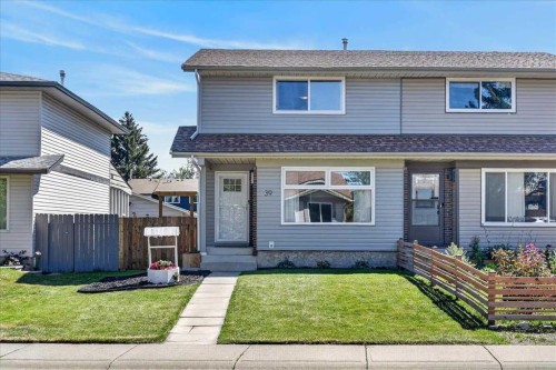 39 Midridge Gardens Se, Calgary, AB - Outdoor