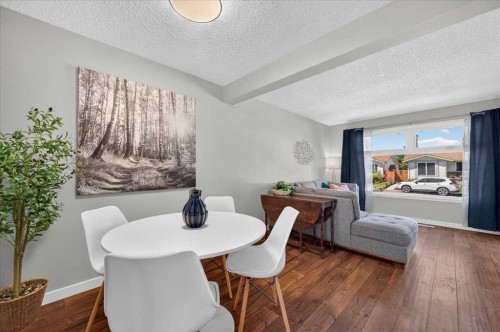 39 Midridge Gardens Se, Calgary, AB - Indoor Photo Showing Other Room