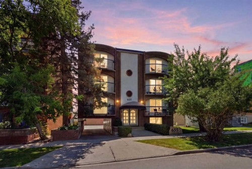 655 4 Avenue Ne, Calgary, AB - Outdoor With Balcony With Facade