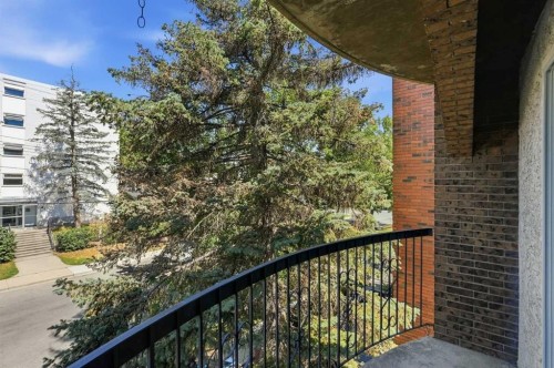 655 4 Avenue Ne, Calgary, AB - Outdoor With Balcony