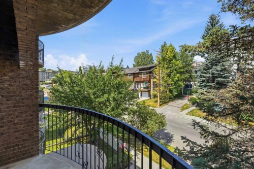655 4 Avenue Ne, Calgary, AB - Outdoor With Balcony
