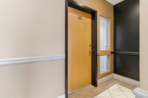 221-2770 3 Avenue Ne, Calgary, AB 