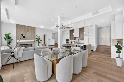 101-150 Marina Cove Se, Calgary, AB - Indoor Photo Showing Living Room