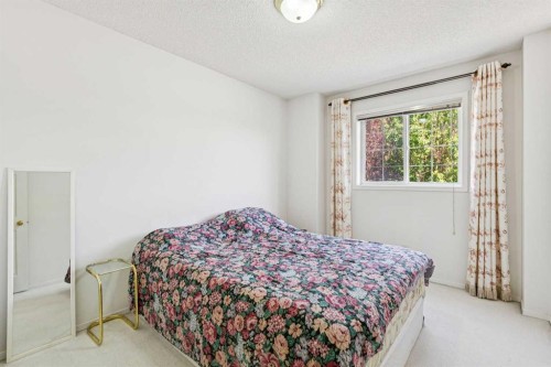 10521 Hidden Valley Drive Nw, Calgary, AB - Indoor Photo Showing Bedroom