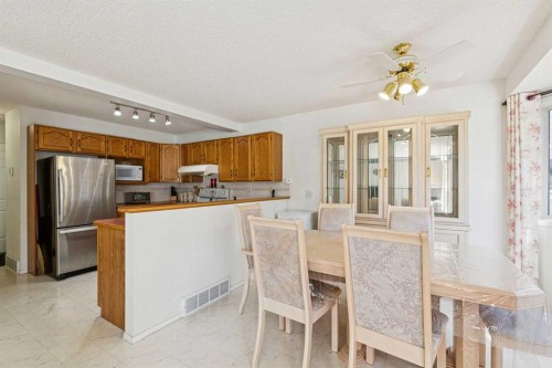10521 Hidden Valley Drive Nw, Calgary, AB - Indoor