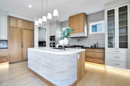 20 27 Avenue Sw, Calgary, AB - Indoor Photo Showing Kitchen