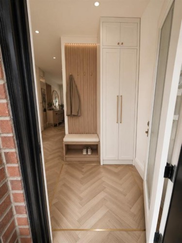 20 27 Avenue Sw, Calgary, AB - Indoor Photo Showing Other Room