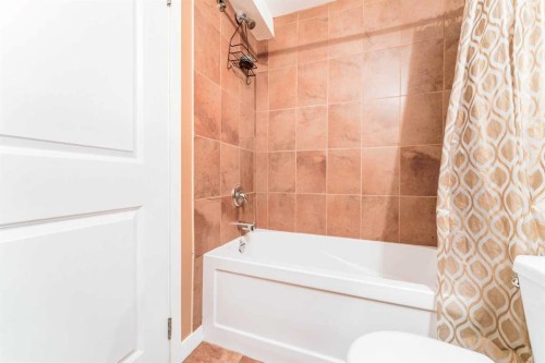 57 Sage Bank Grove Nw, Calgary, AB - Indoor Photo Showing Bathroom