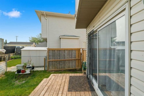 9 Ross Place, Crossfield, AB - Outdoor With Exterior