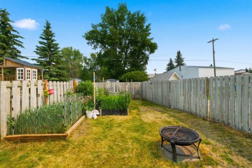 9 Ross Place, Crossfield, AB - Outdoor