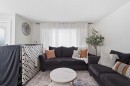 9 Ross Place, Crossfield, AB  - Indoor Photo Showing Living Room 