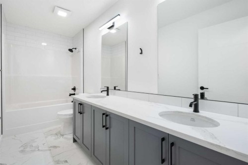 12 Copperhead Garden Se, Calgary, AB - Indoor Photo Showing Bathroom