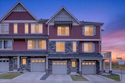 77 Kinlea Way NW Calgary, AB T3R 0S2