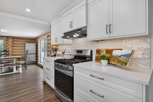 3-4535 Township Road 320, Rural Mountain View County, AB - Indoor Photo Showing Kitchen