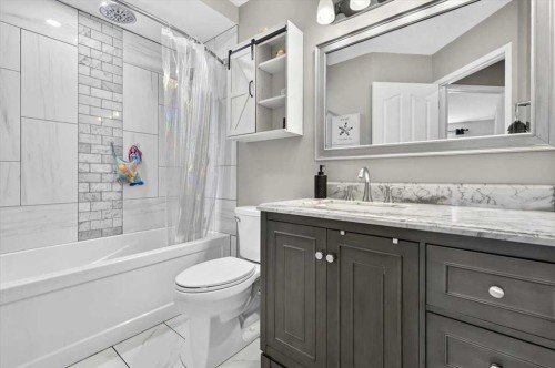 76-16044 258 Avenue East, Rural Foothills County, AB - Indoor Photo Showing Bathroom