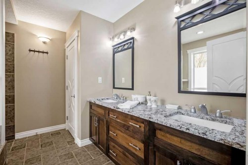 105 Lang Place, Okotoks, AB - Indoor Photo Showing Bathroom