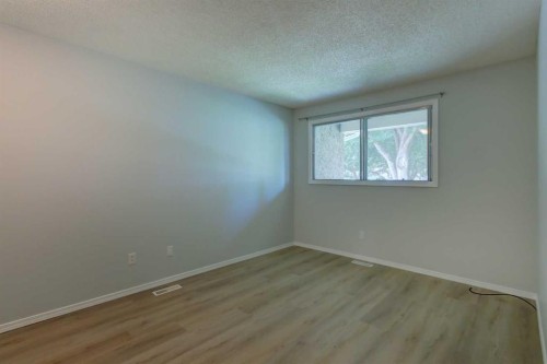 37-3015 51 Street Sw, Calgary, AB - Indoor Photo Showing Other Room
