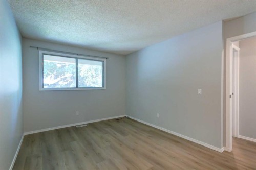 37-3015 51 Street Sw, Calgary, AB - Indoor Photo Showing Other Room