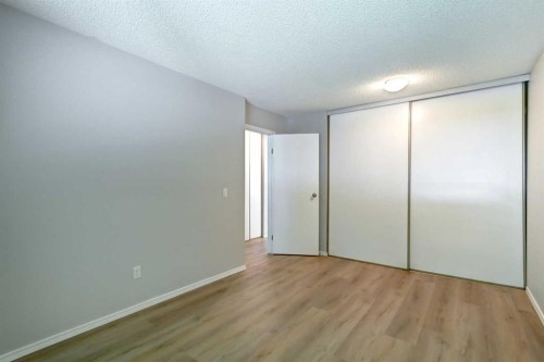 37-3015 51 Street Sw, Calgary, AB - Indoor Photo Showing Other Room