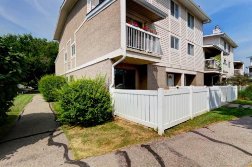 37-3015 51 Street SW Calgary, AB T3E 6N5
