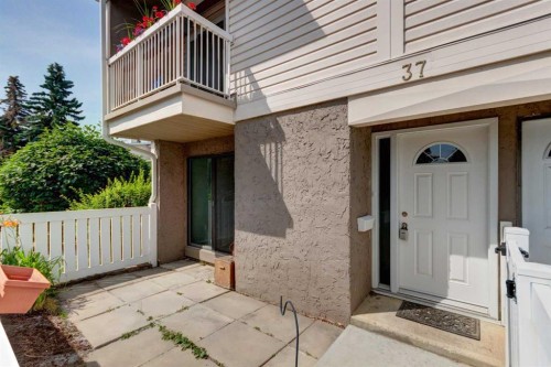37-3015 51 Street Sw, Calgary, AB - Outdoor With Exterior