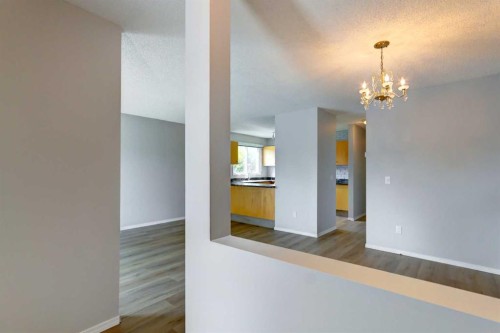 37-3015 51 Street Sw, Calgary, AB - Indoor Photo Showing Other Room